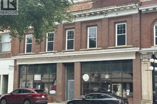 41 High Street W, Moose Jaw, SK, photo 2