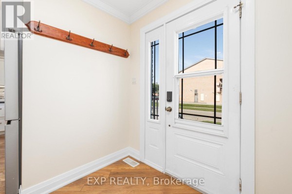 Dining room - 41 Hodgins Avenue, Georgina, ON L4P3N1 Photo 3