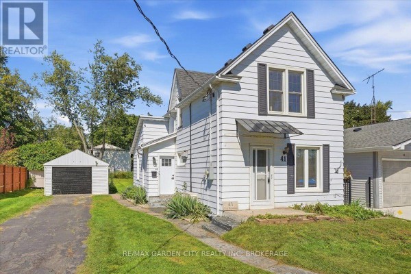 41 Port Robinson Road, Pelham