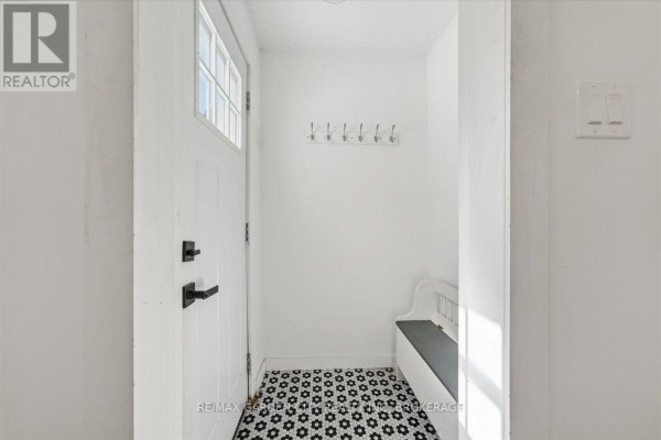 Primary Bedroom - 41 Port Robinson Road, Pelham, ON L0S1E0 Photo 4