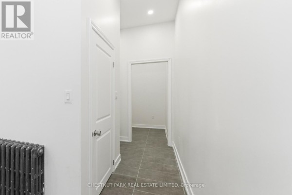 41 Roncesvalles Avenue, Toronto, ON M6R2K4 Photo 4