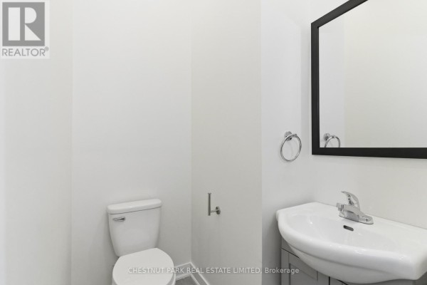 41 Roncesvalles Avenue, Toronto, ON M6R2K4 Photo 5