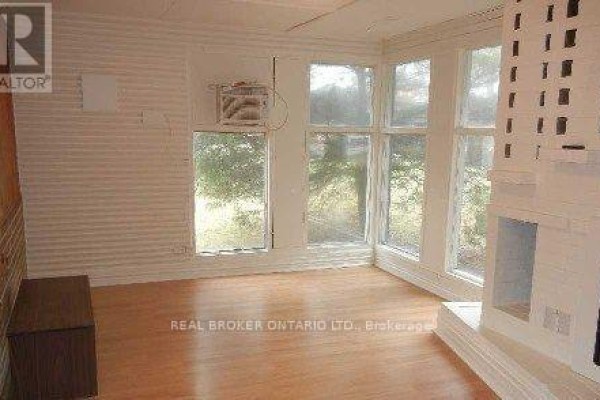 Bedroom 2 - 41 Westwood Lane, Richmond Hill, ON L4C6X6 Photo 3