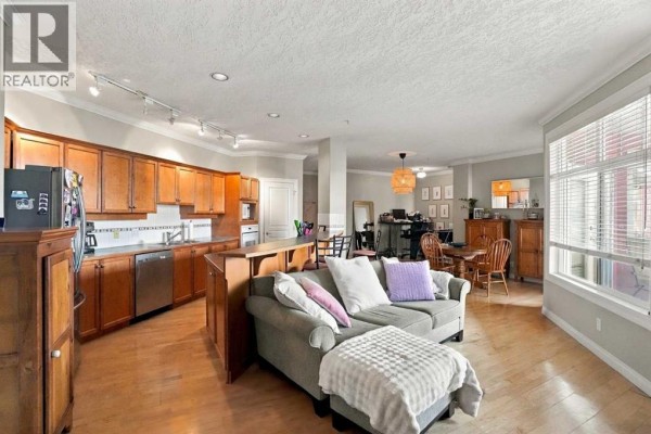 Kitchen - 410, 59 22 Avenue Sw, Calgary, AB T2S3C7 Photo 2