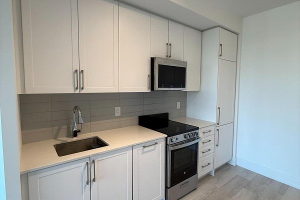 410 - 2450 Old Bronte Road, Oakville, ON L6M5P6 Photo 5