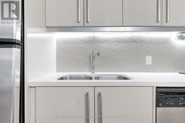 410 - 25 Oxley Street, Toronto, ON M5V2J5 Photo 5