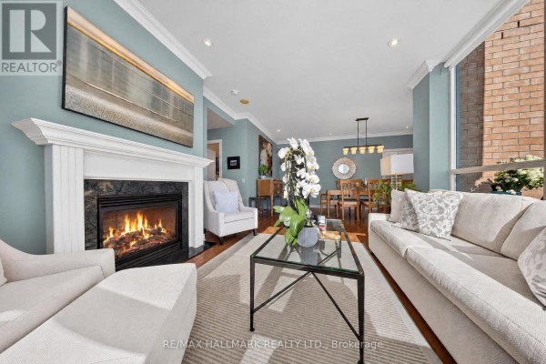 Eating area - 410 - 9 Boardwalk Drive, Toronto, ON M4L6T1 Photo 4