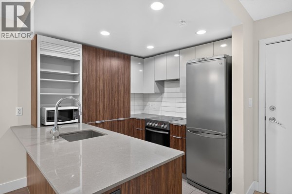 410 1088 Richards Street, Vancouver, BC V6B0J8 Photo 3