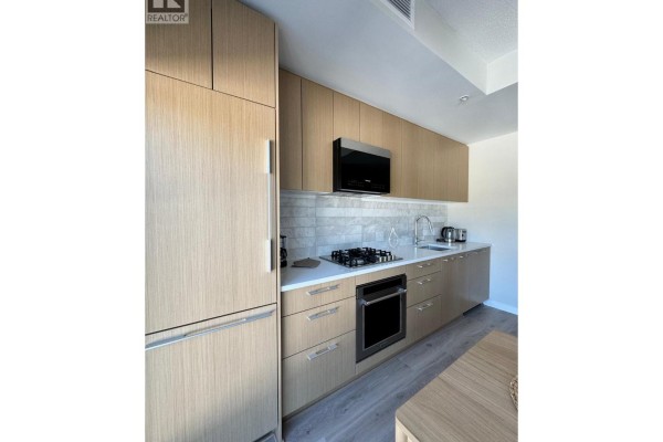 410 110 E 17th Street, North Vancouver, BC V7L0K4 Photo 5