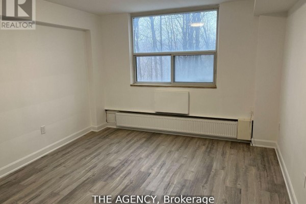 410 34 Carscadden Drive, Toronto, ON M2R2A8 Photo 5