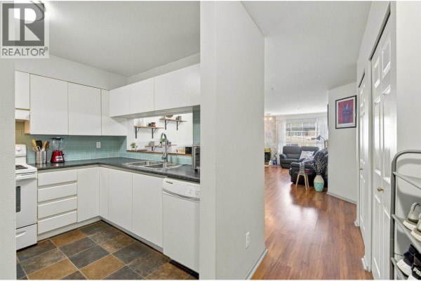 410 525 Agnes Street, New Westminster, BC, photo 3