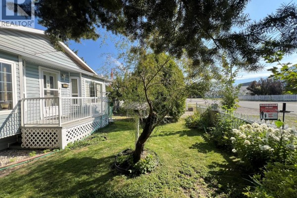 Primary Bedroom - 410 6th Avenue, Keremeos, BC V0X1N3 Photo 4