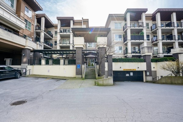 410 9655 King George Boulevard, Surrey, BC V3T0C7 Photo 2