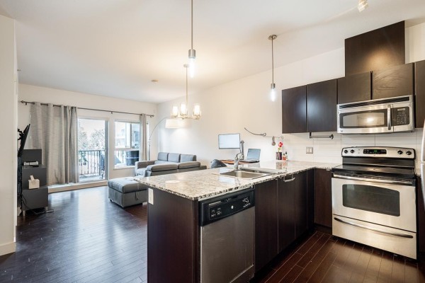 410 9655 King George Boulevard, Surrey, BC V3T0C7 Photo 3