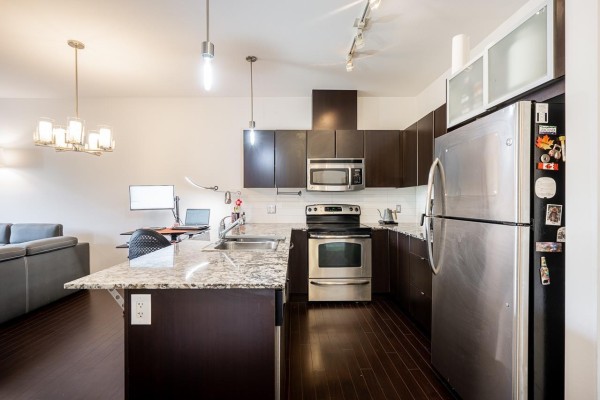 410 9655 King George Boulevard, Surrey, BC V3T0C7 Photo 4
