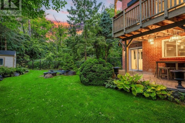 410 Clearmeadow Boulevard, Newmarket, ON L3X2C7 Photo 3