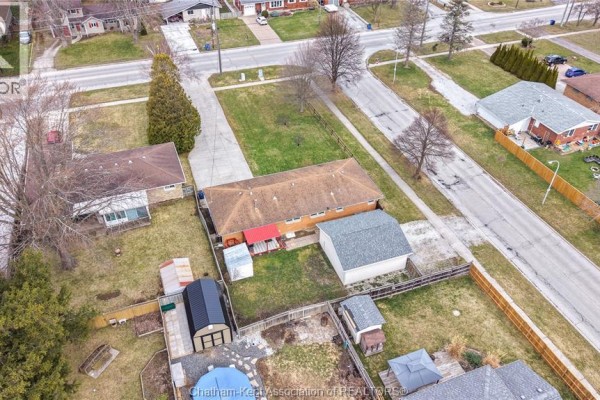 Property with pool and garage - 410 Mcnaughton Avenue East Chatham