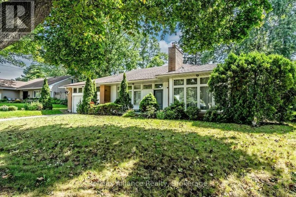 410 The Kingsway, Toronto, ON, photo 2