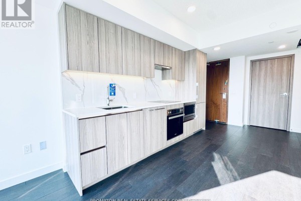 Kitchen - 4101 - 3 Concord Cityplace Way, Toronto, ON M5V0X4 Photo 3