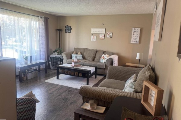 Primary Bedroom - 4104 44 St, Stony Plain, AB T7Z1J6 Photo 5