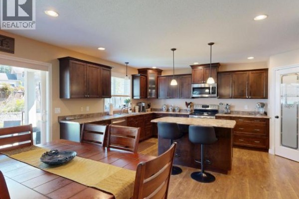 Dining room - 4106 Bowness Ave, Powell River, BC V8A5V6 Photo 3