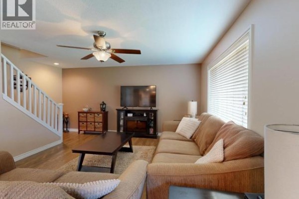 Primary Bedroom - 4106 Bowness Ave, Powell River, BC V8A5V6 Photo 5