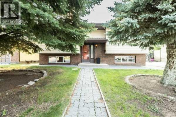 4106 Heirloom Crescent, Taber, AB, photo 2
