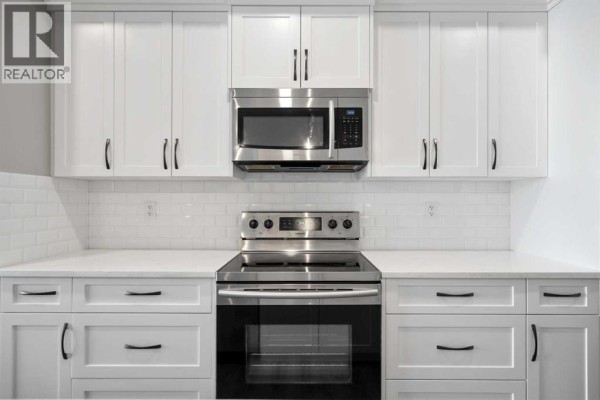4pc Bathroom - 411, 4350 Seton Drive Se, Calgary, AB T3M3B1 Photo 2