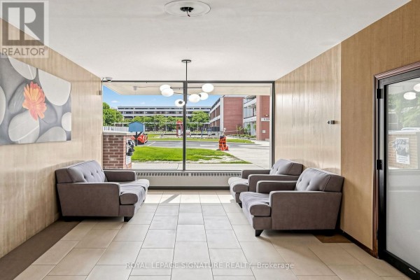 411 - 100 Leeward Glenway, Toronto, ON, photo 2