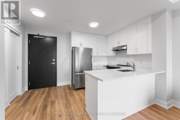 411 - 1350 Hemlock Road, Ottawa, ON K1K5C2 Photo 4