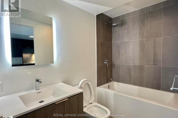 Bedroom - 411 - 185 Alberta Avenue, Toronto, ON M6C0A5 Photo 4