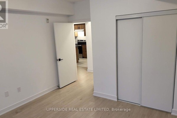 Den - 411 - 4 Spice Way, Barrie, ON L9J0M2 Photo 4