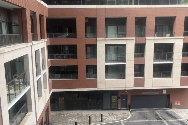 411 - 4010 Eglinton Avenue W, Toronto