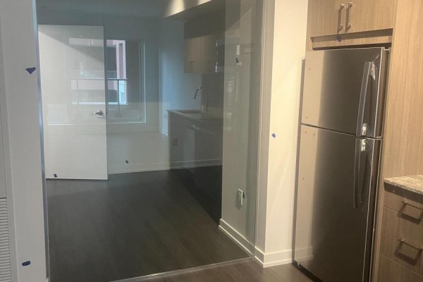 411 - 4010 Eglinton Avenue W, Toronto, ON M9A0G5 Photo 2