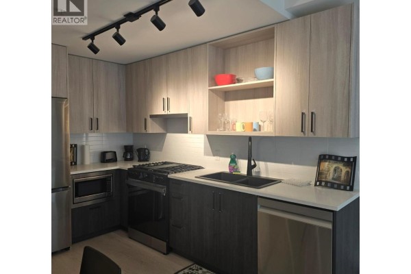 411 1100 Clarke Road, Port Moody, BC V3H0N3 Photo 5