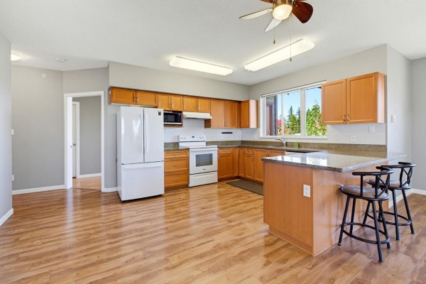 411 16068 83 Avenue, Surrey, BC V4N0N2 Photo 5