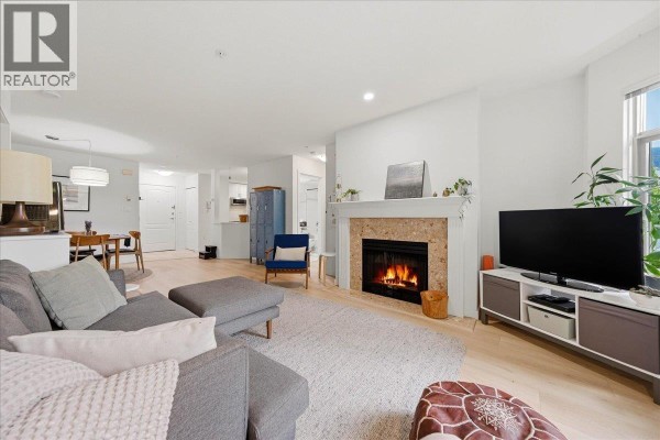 411 2059 Chesterfield Avenue, North Vancouver, BC V7M2P4 Photo 4