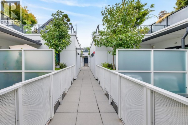 411 2520 Guelph Street, Vancouver, BC V5T0K7 Photo 4