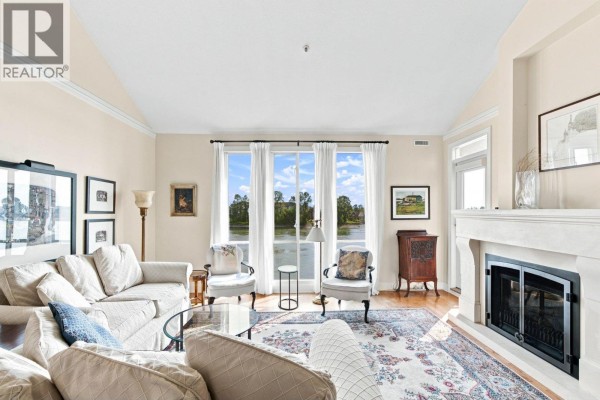 411 3 Renaissance Square, New Westminster, BC V3M6K4 Photo 2