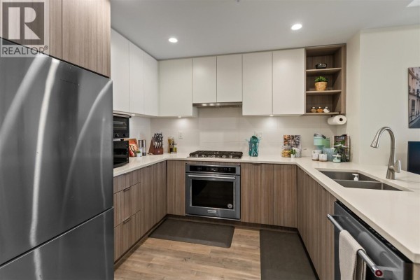411 750 Dogwood Street, Coquitlam, BC V3J4B7 Photo 4