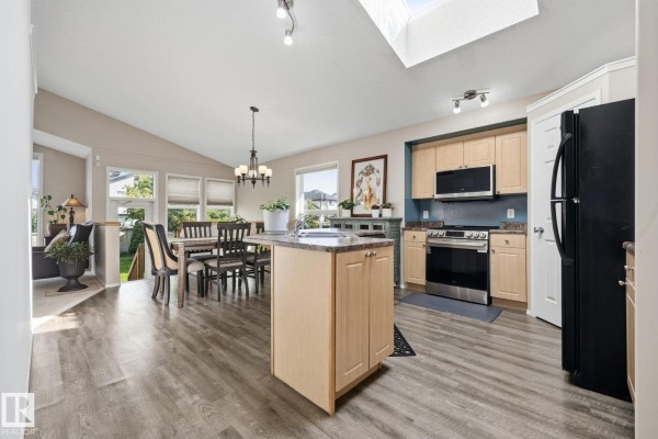 411 86 St Sw, Edmonton, AB, photo 3