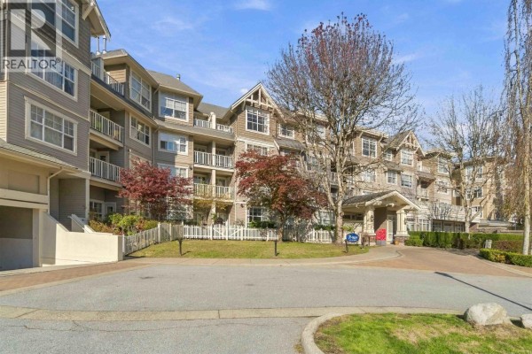411 960 Lynn Valley Road, North Vancouver, BC V7J3V6 Photo 3