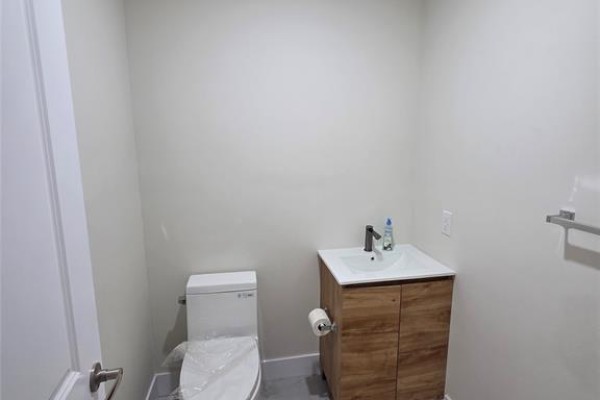 3pc Bathroom - 411 Clinton Street, Windsor, ON N8X1A7 Photo 4