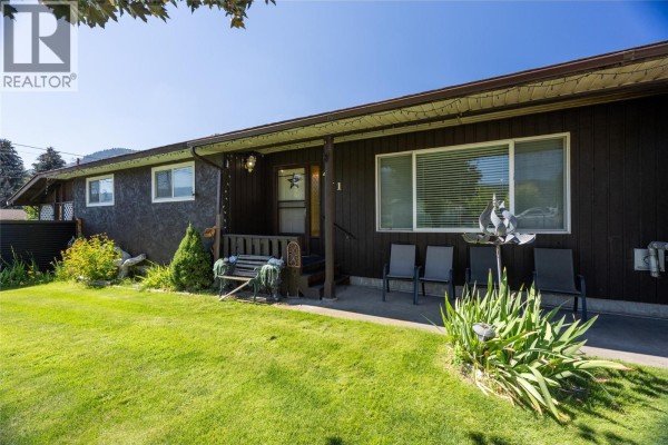 4pc Bathroom - 411 Gertrude Street, Midway, BC V0H1M0 Photo 4