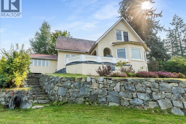 Residential for sale at 411 Hamilton Avenue, Nelson, BC - MLS® PmbENu