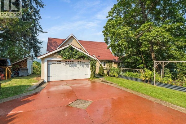 411 Hamilton Avenue, Nelson, BC, photo 2