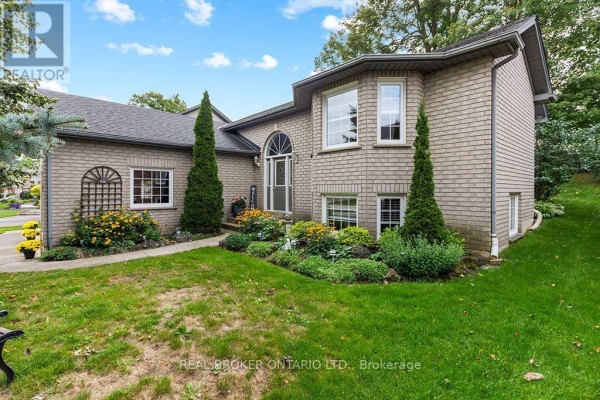 411 Olde Village Lane, Shelburne