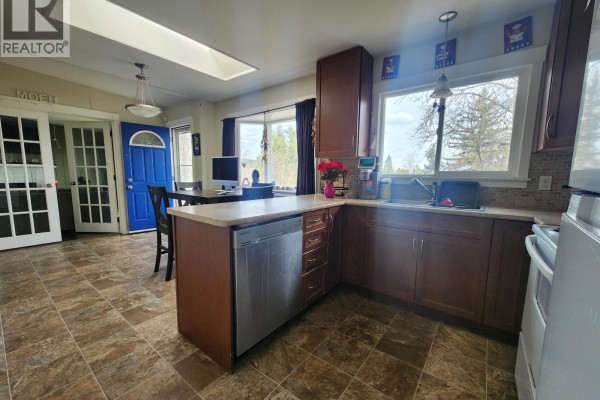 Dining room - 411 S Lyon Street, Prince George, BC V2M3K9 Photo 3