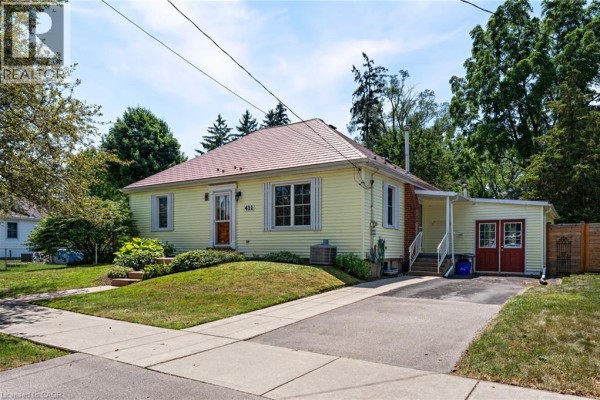 2pc Bathroom - 411 St Andrew Street, Port Dover, ON N0A1N0 Photo 2