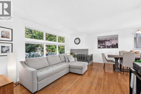 Bedroom - 411 Woodland Crescent Se, Calgary, AB T2J1J7 Photo 5
